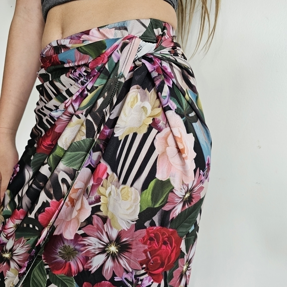 Venus Tropical Floral Sarong Skirt - Picture 5 of 9